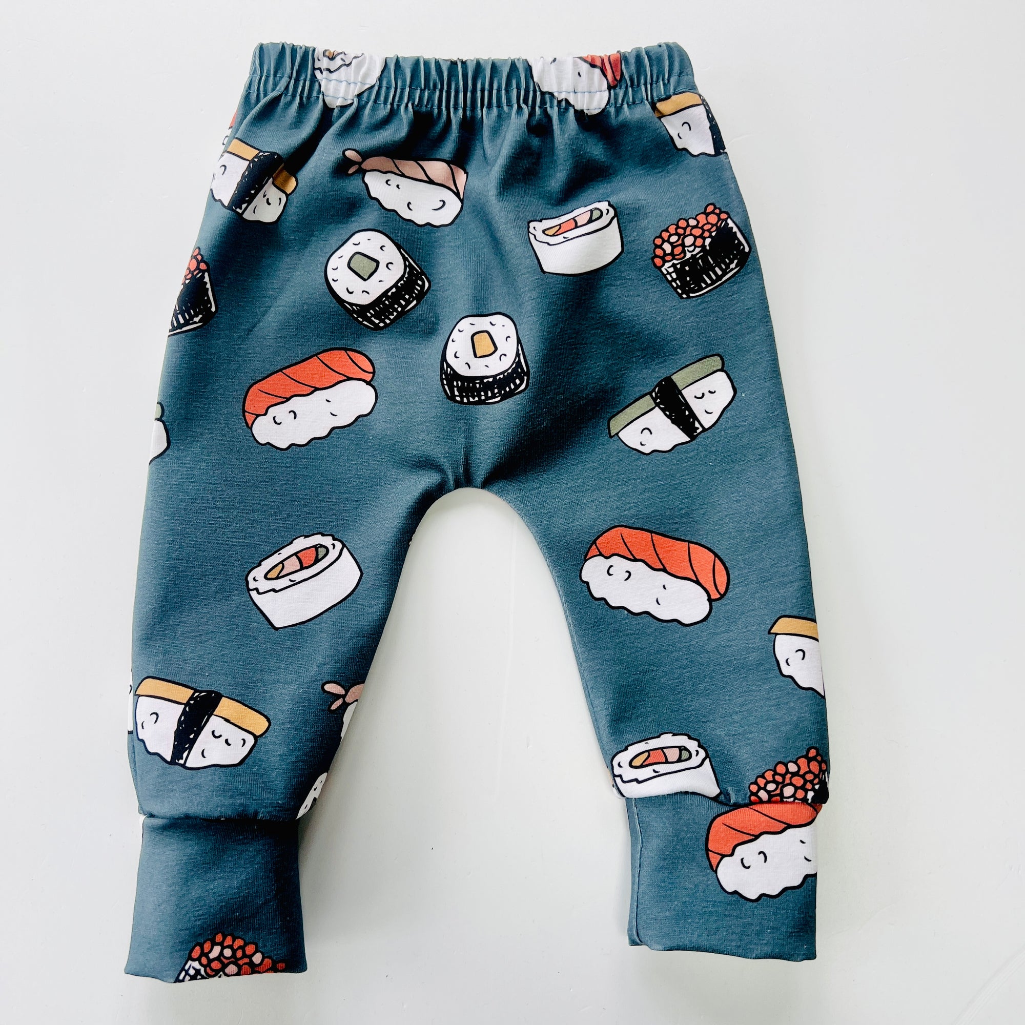 Eddie & Bee organic cotton leggings in "Sushi Sushi " print.