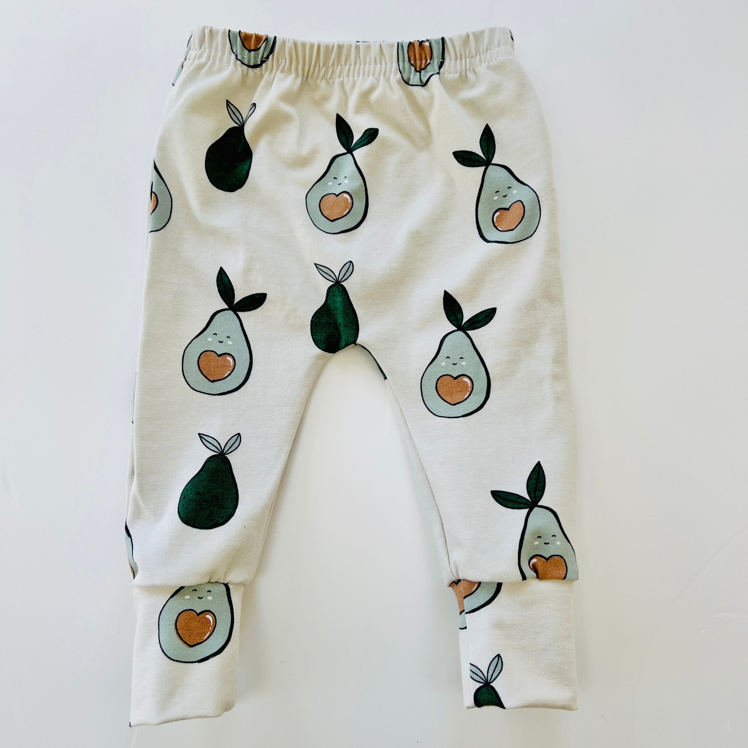 Eddie Bee organic cotton leggings in Oat Baby Avocado print