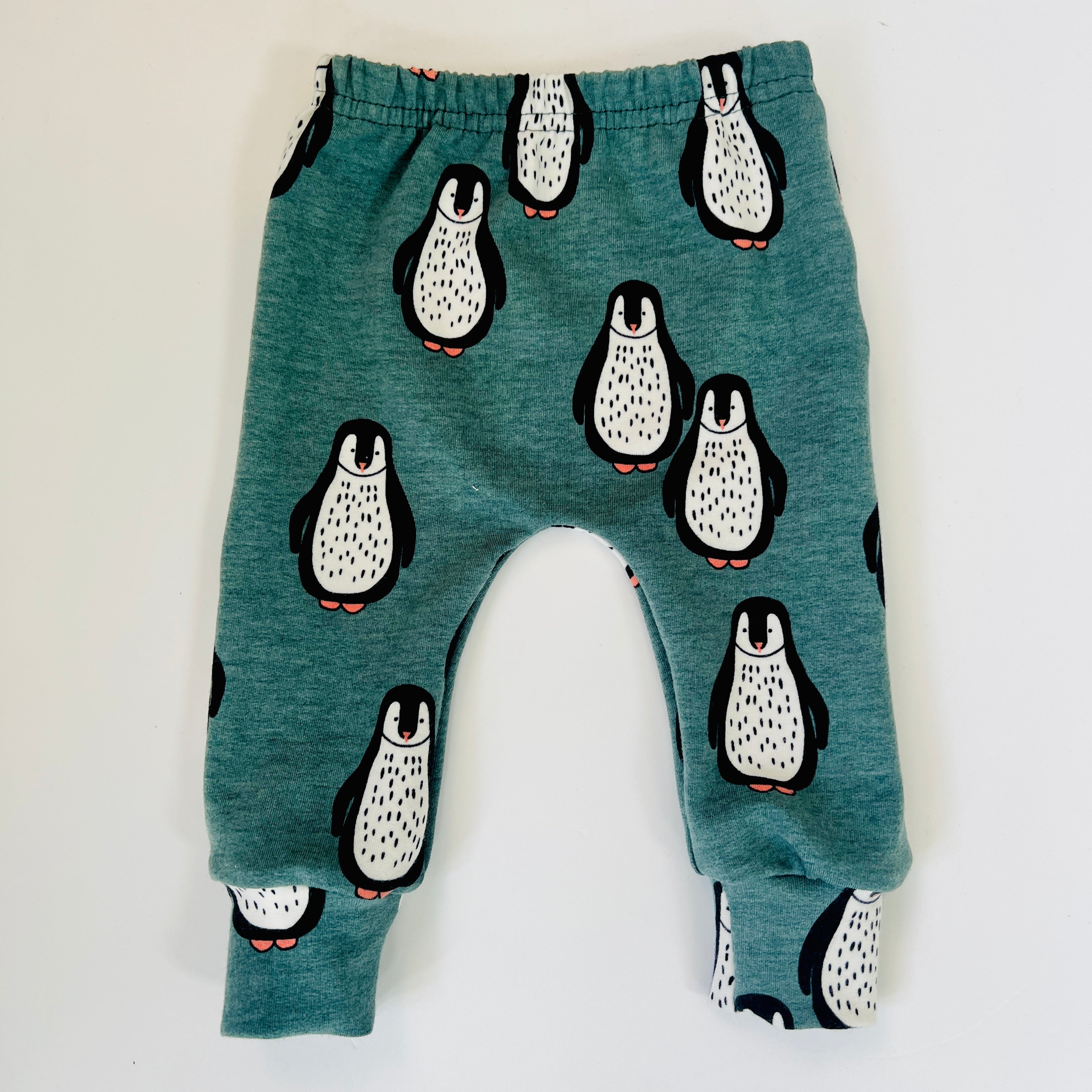 (Preorder for 1st week Dec) Eddie & Bee organic cotton leggings in Teal "Happy Penguins" print. (Thicker Jersey Fabric)