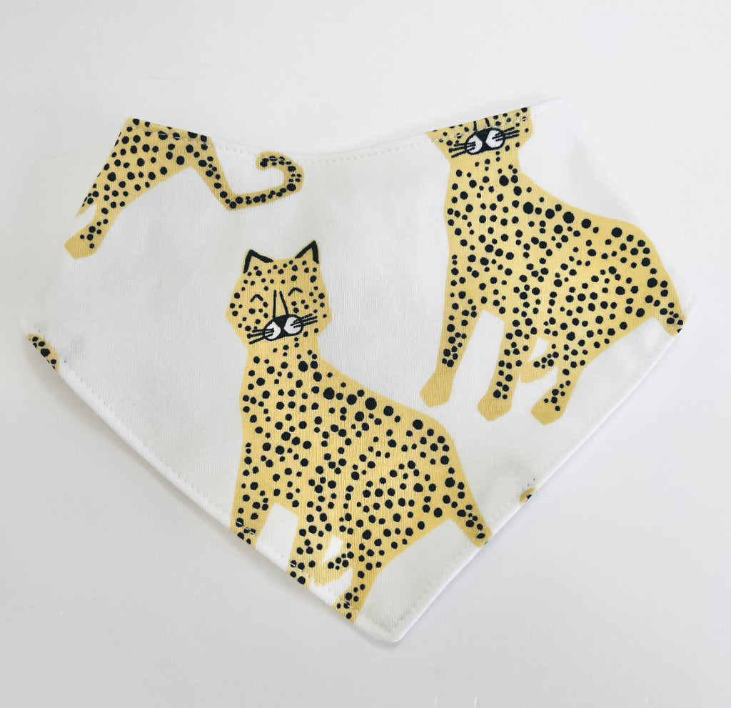 Eddie & Bee organic cotton Baby Dribble bib  in Cream "Happy Leopards" print.