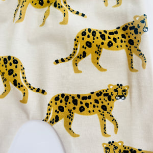 Eddie & Bee organic cotton leggings in oat "Cheetah" print.