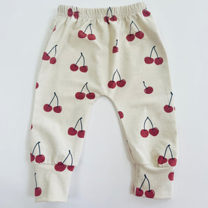 Eddie & Bee organic cotton leggings oat "Cherries" print.