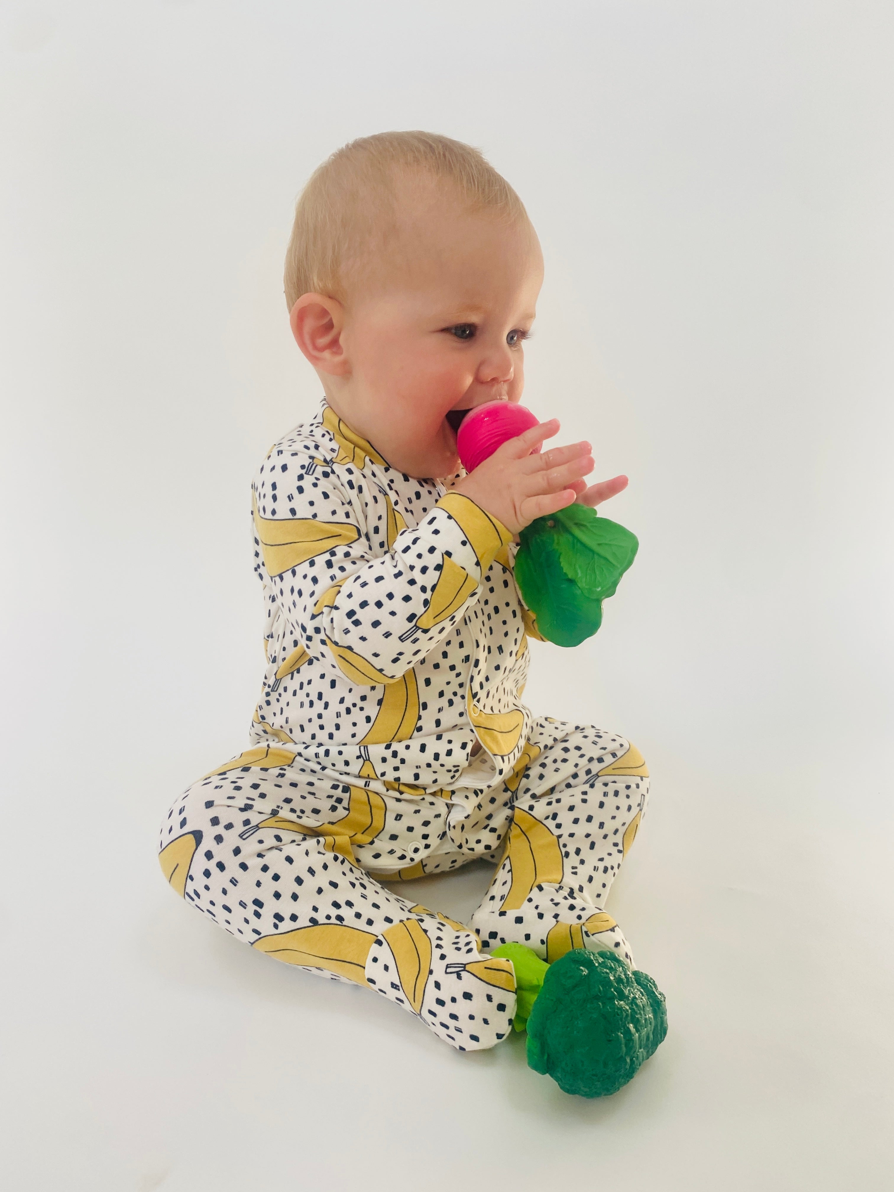 Eddie & Bee organic cotton Baby sleepsuit  in Cream "Banana POP" print.