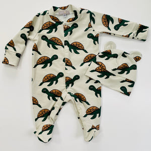 Eddie & Bee organic cotton Baby sleep suit" Swimming turtle" print.