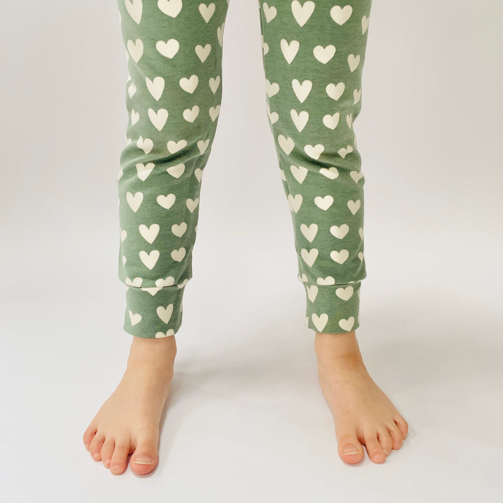 Eddie & Bee organic cotton leggings in Sage "Little hearts" print.