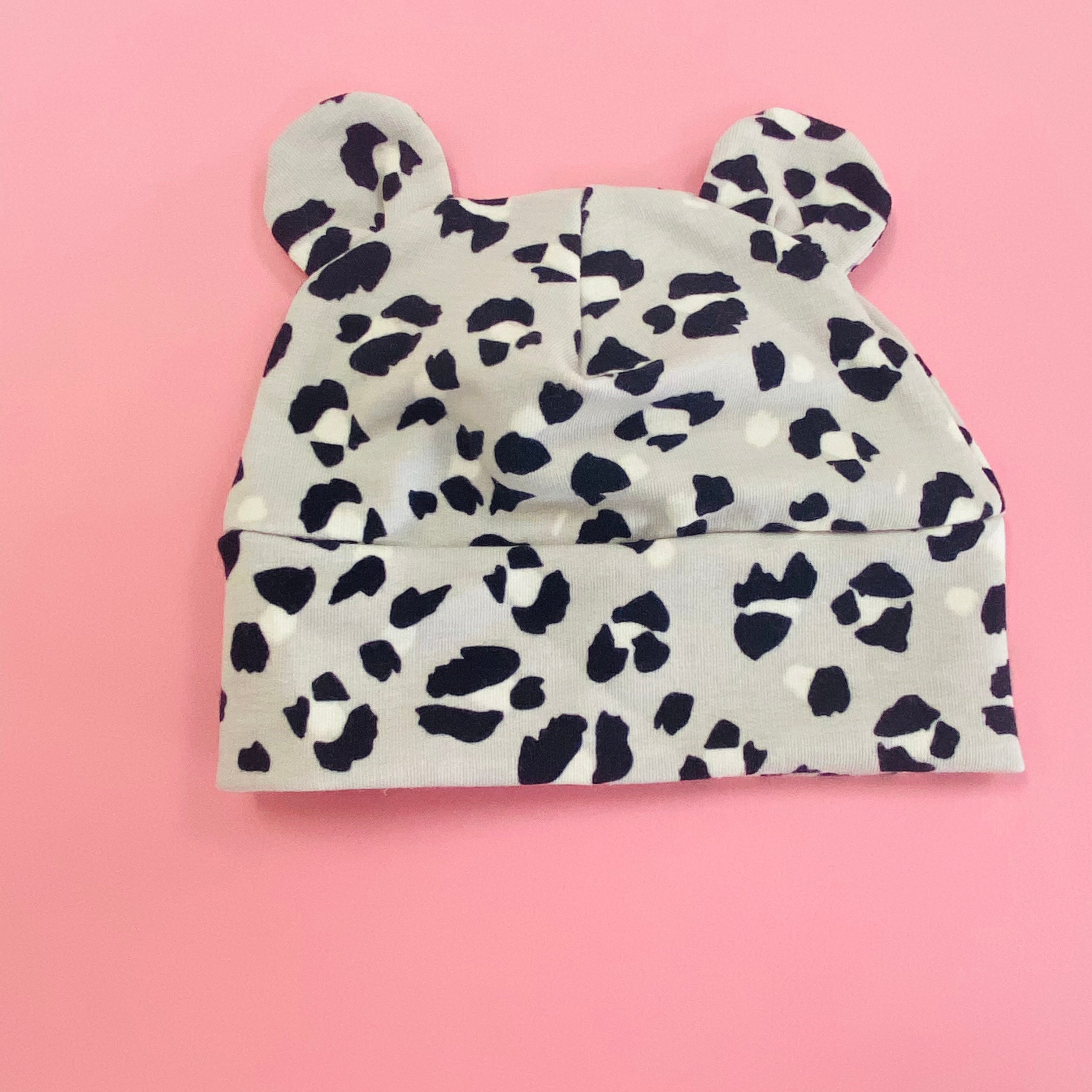 Eddie & Bee organic cotton Baby hat with ears  in Grey " Snow Leopard spot" print.