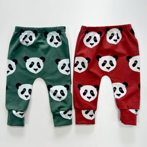 Eddie & Bee organic cotton leggings in Rust "Panda" print.