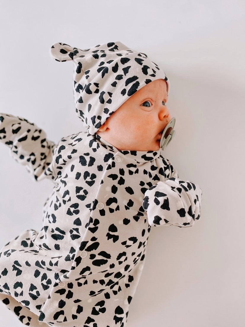 Eddie & Bee organic cotton Baby hat with ears  in Grey " Snow Leopard spot" print.